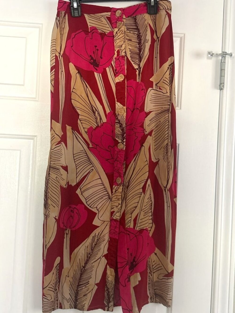 ZARA Pink Red Tropical Floral Skirt Size XS Button Detail Flowy Vacation